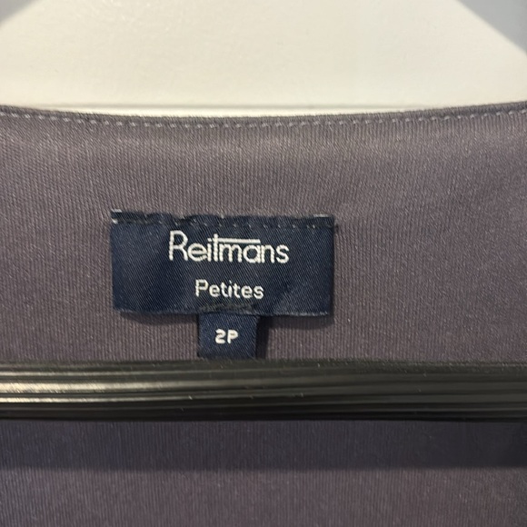 Sleeveless knee length dress - Picture 2 of 6